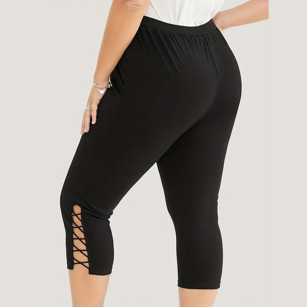 BloomChic Black Solid Crisscross Hem Skinny Leggings - Picture 2 of 5